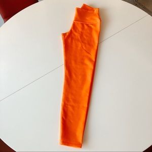 Neon Alo Yoga ⅞ High Waist Airbrush Leggings